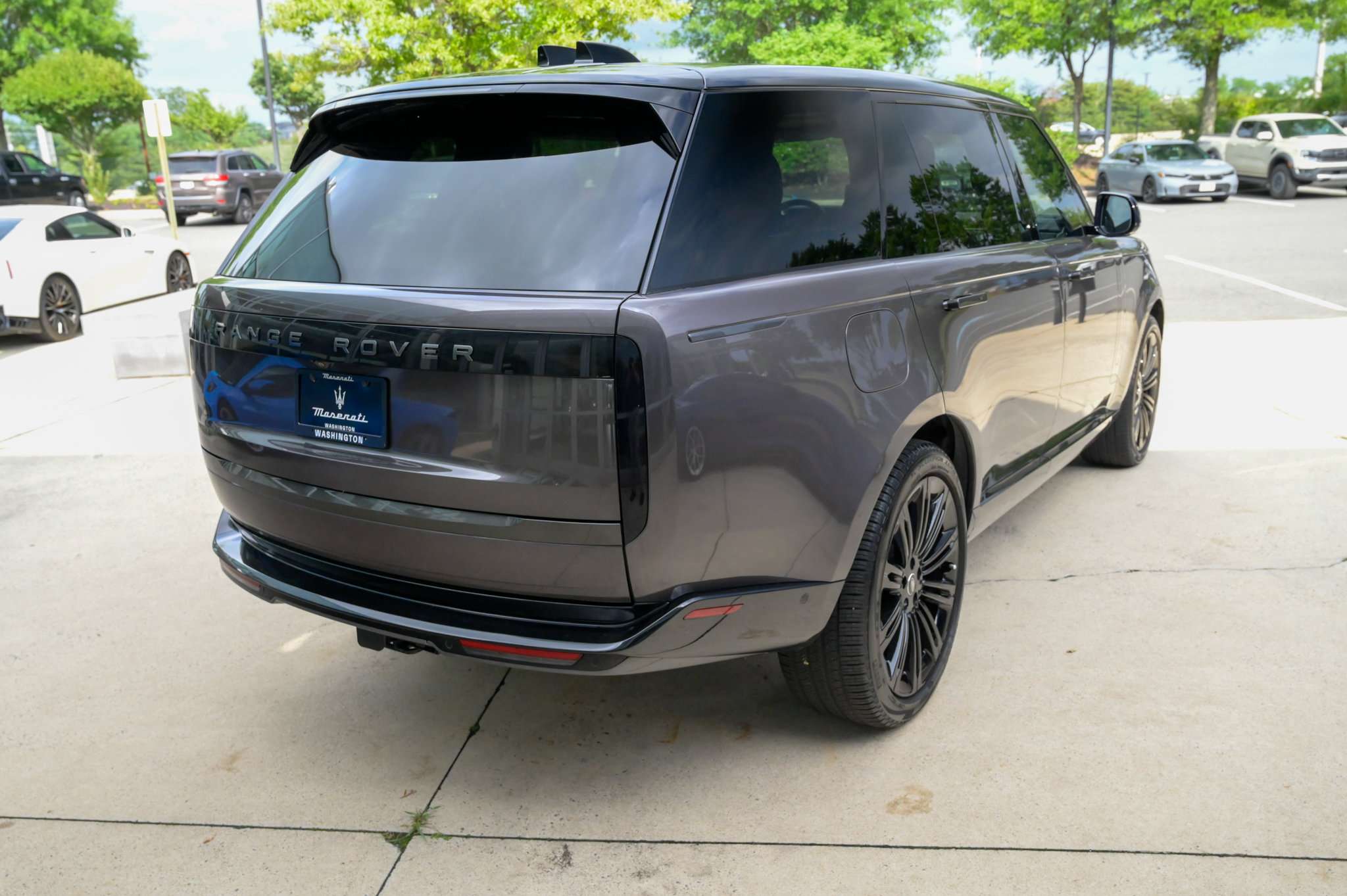 Used 2023 Land Rover Range Rover Long Wheelbase First Edition AWD/4WD image 5