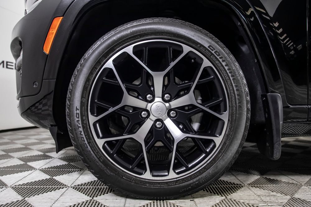 Used 2024 Jeep Grand Cherokee Summit AWD/4WD image 45