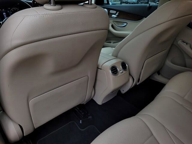 Used 2020 Mercedes-Benz GLC 300 4MATIC image 29