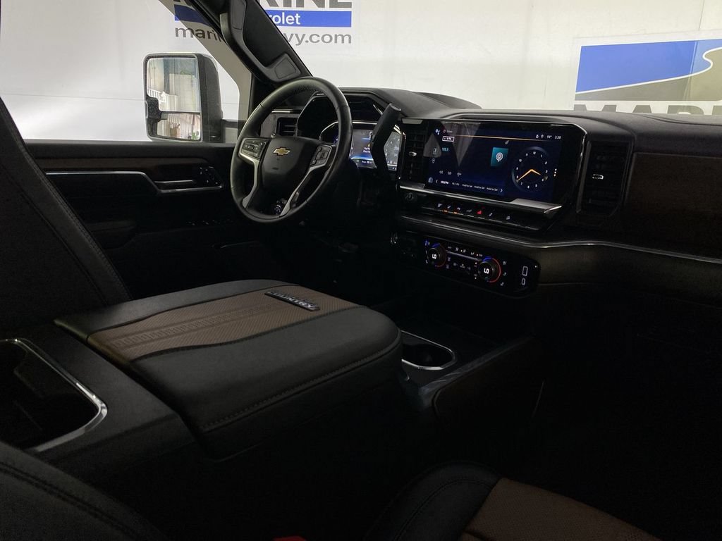 Used 2024 Chevrolet Silverado 2500 High Country w/ High Country Premium Package AWD/4WD image 27