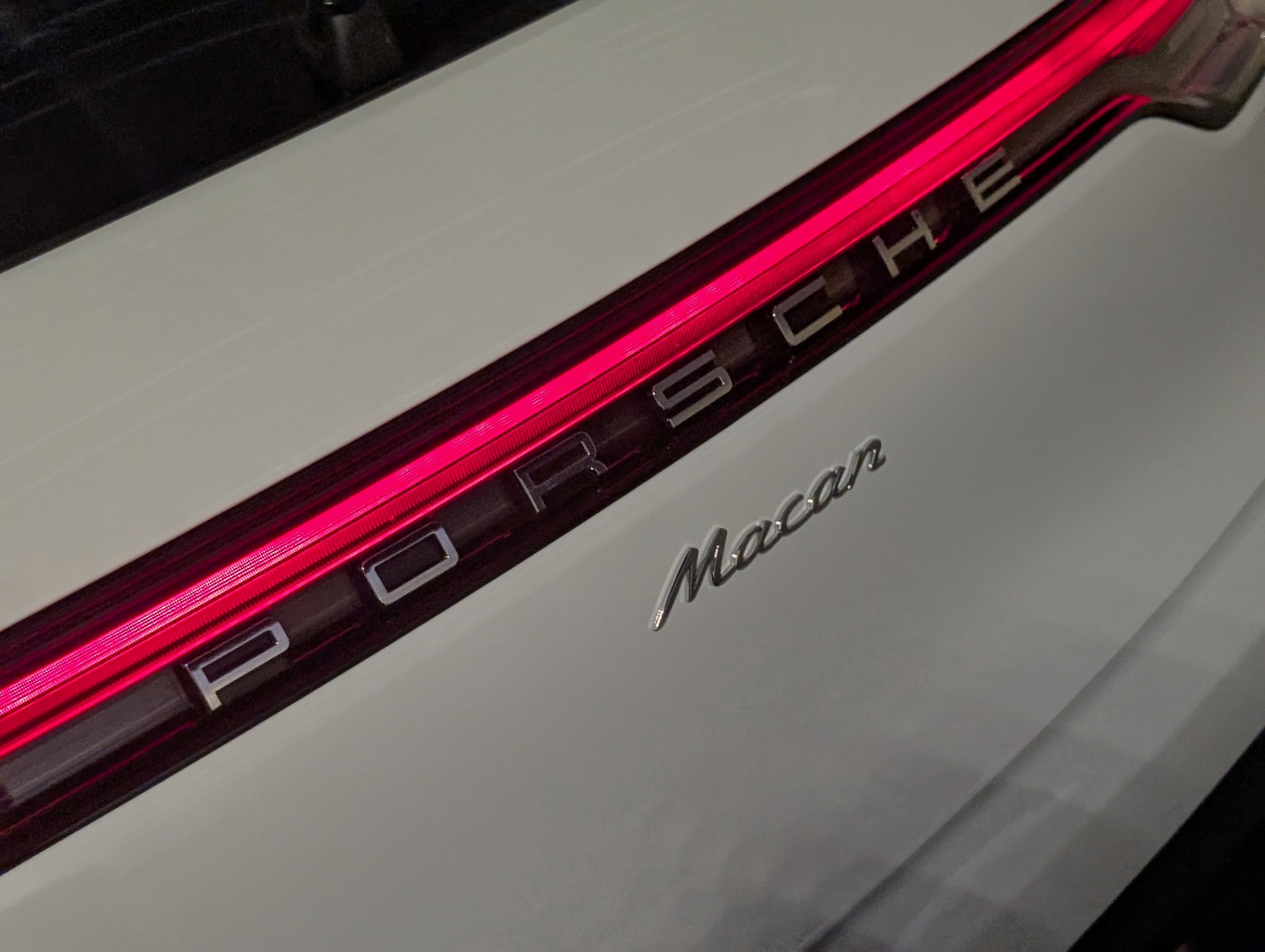 New 2026 Porsche Macan AWD/4WD image 14