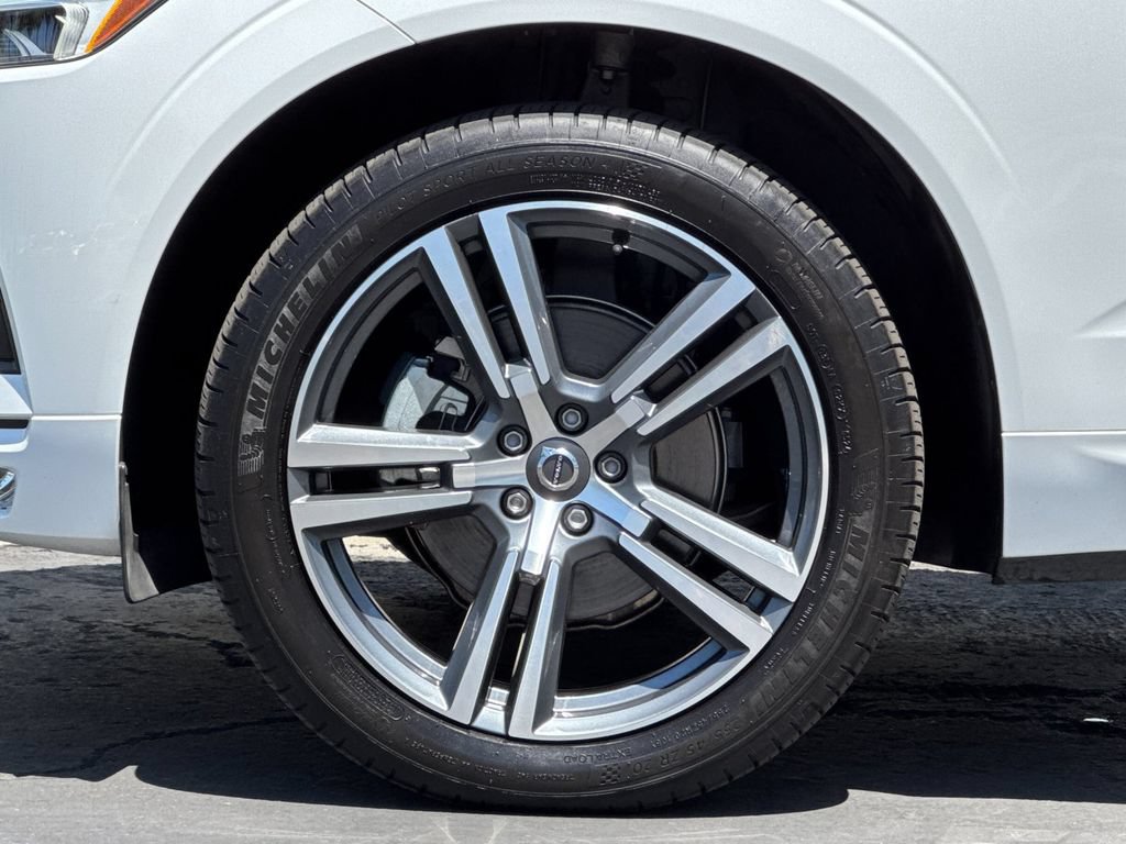 Used 2021 Volvo XC60 T5 Momentum w/ Premium Package AWD/4WD image 25