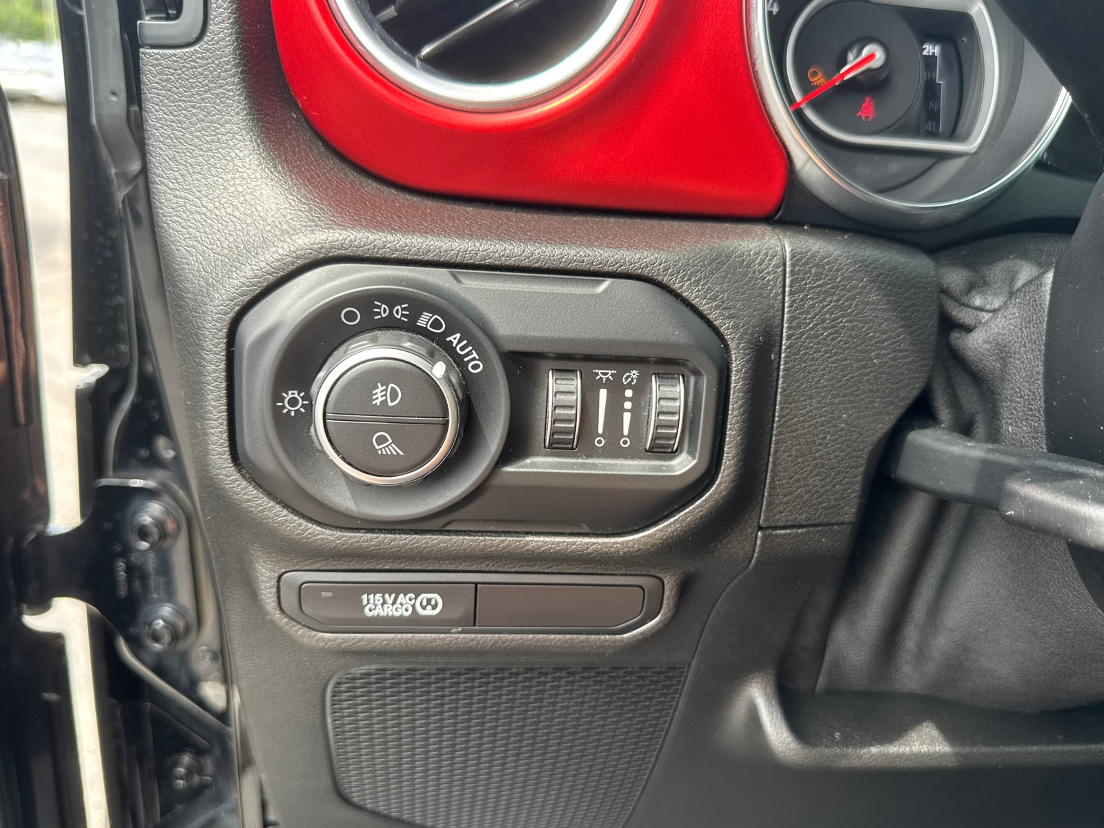 Used 2020 Jeep Gladiator Rubicon AWD/4WD image 17