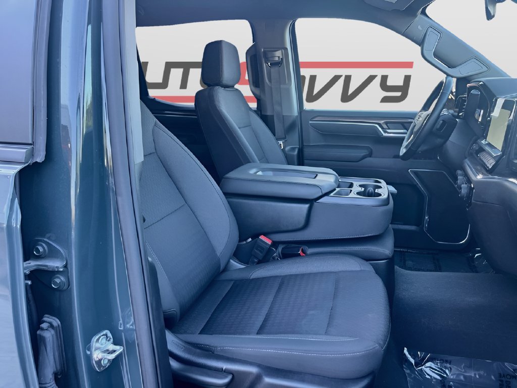 Used 2025 Chevrolet Silverado 1500 LT AWD/4WD image 28