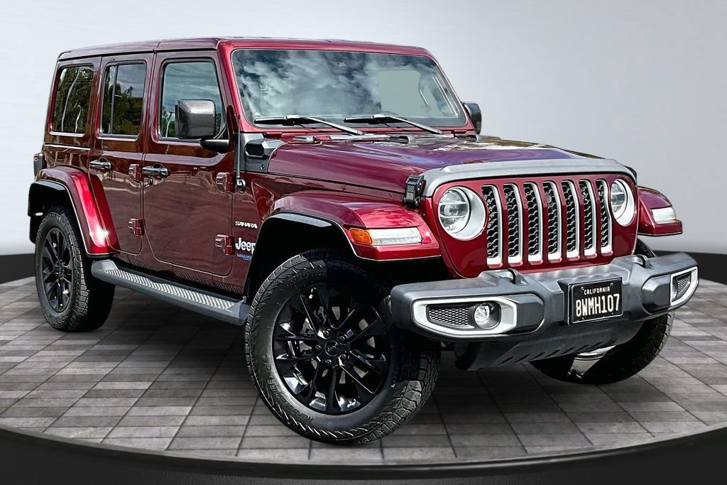 Used 2021 Jeep Wrangler Unlimited Sahara w/ Cold Weather Group AWD/4WD image 33