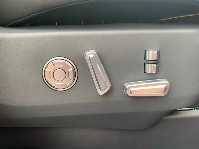 New 2025 Lincoln Nautilus Reserve image 17