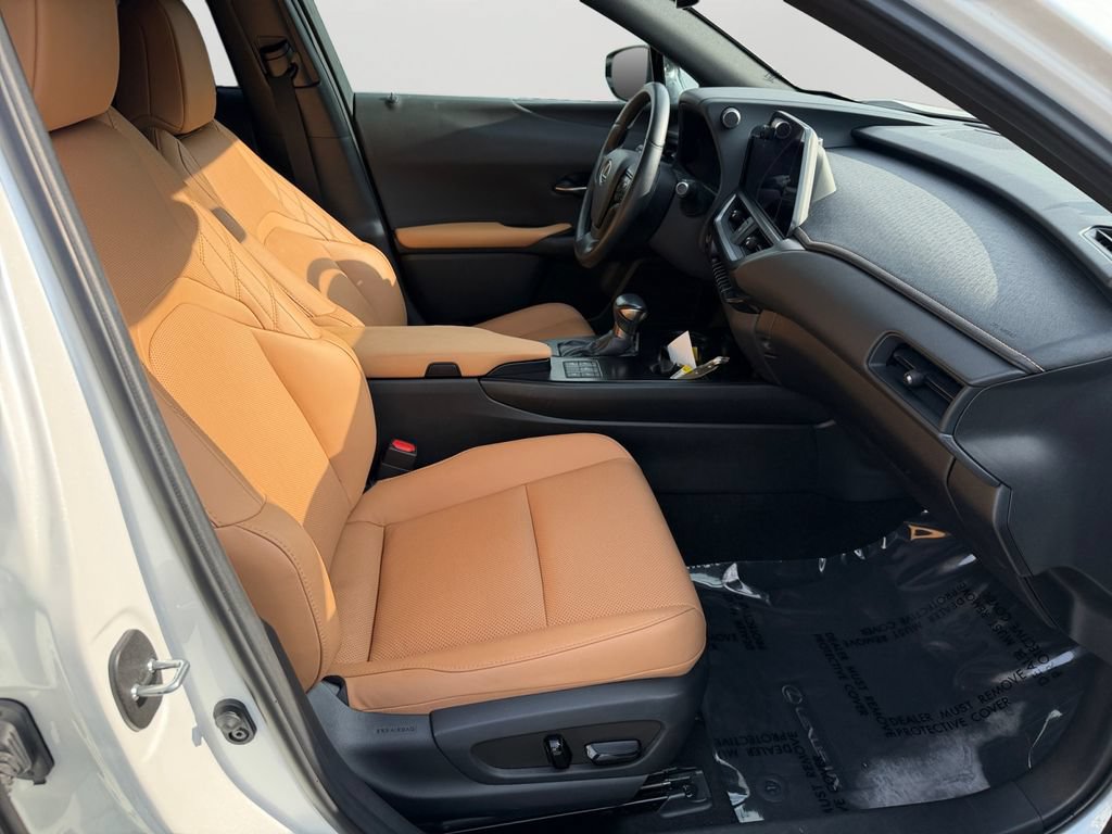 Used 2024 Lexus UX 250h AWD w/ Premium Package image 12
