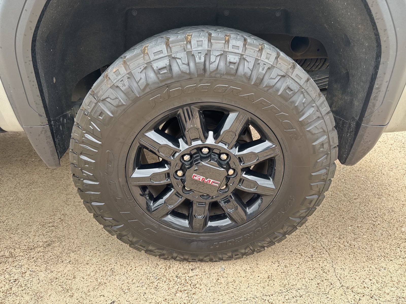 Used 2024 GMC Sierra 2500 AT4 w/ AT4 Premium Plus Package image 4