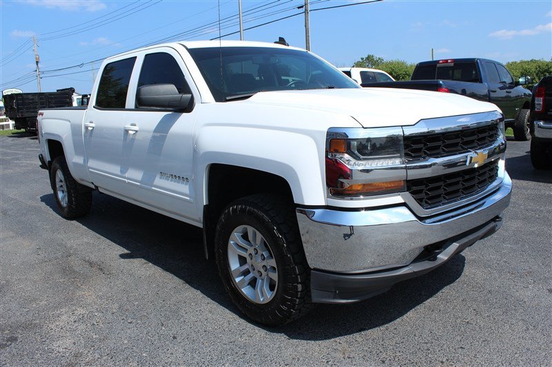 Used 2018 Chevrolet Silverado 1500 LT w/ Max Trailering Package AWD/4WD image 10