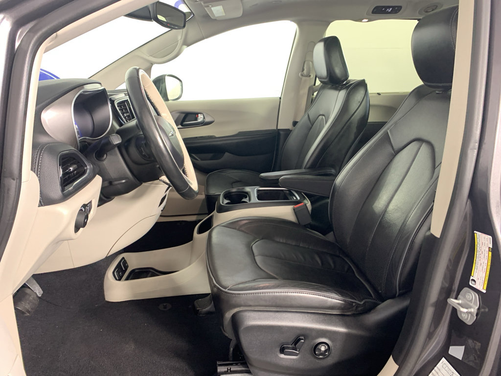 Used 2019 Chrysler Pacifica Limited FWD image 15