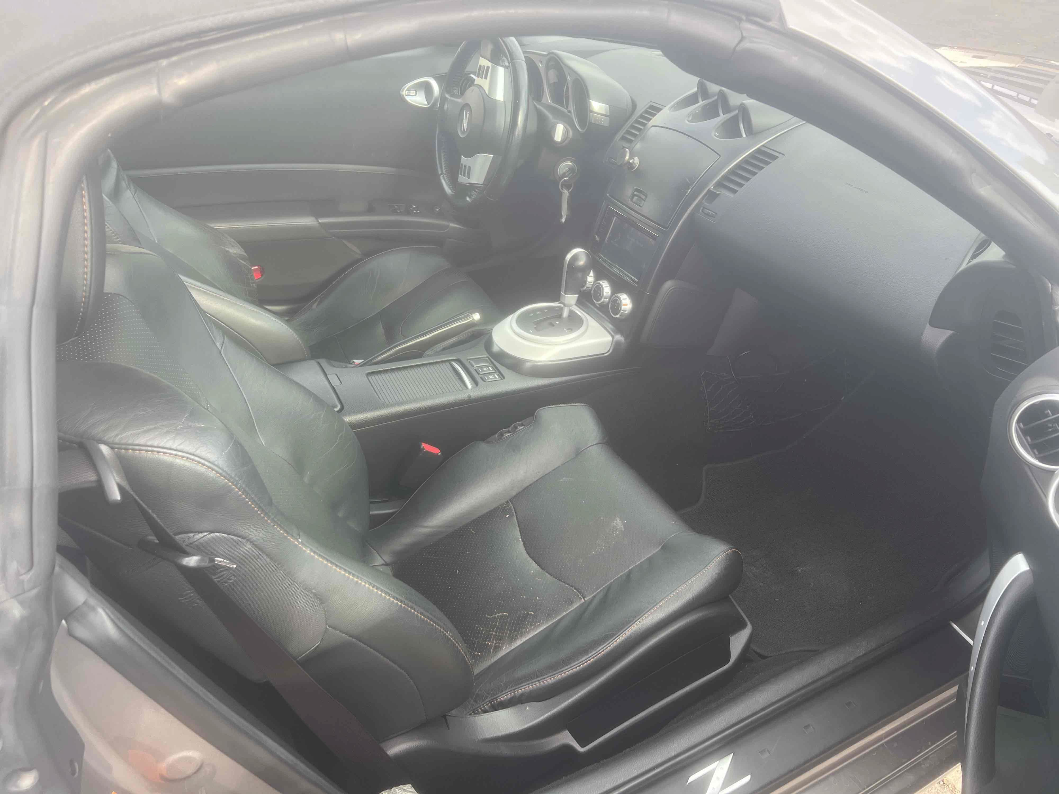 Used 2009 Nissan 350Z Touring RWD image 17