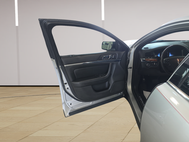 Used 2016 Lincoln MKS FWD image 10