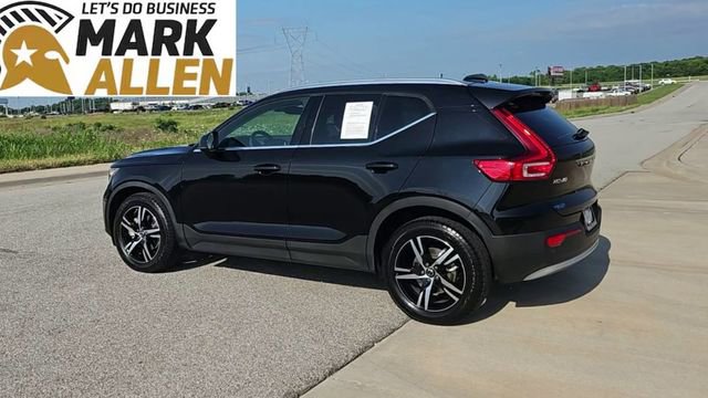 Used 2023 Volvo XC40 B5 Plus AWD/4WD image 6