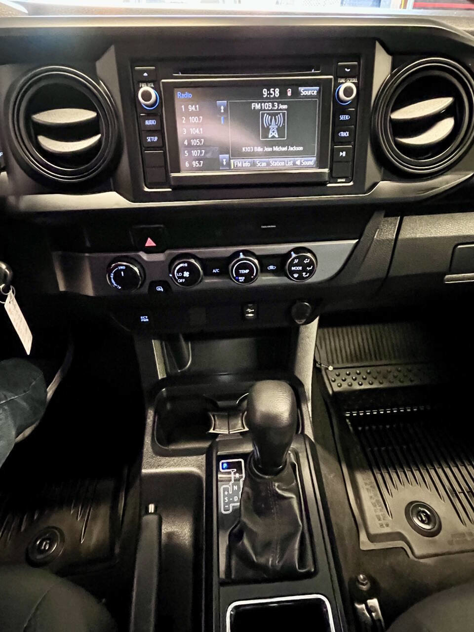Used 2019 Toyota Tacoma SR image 11