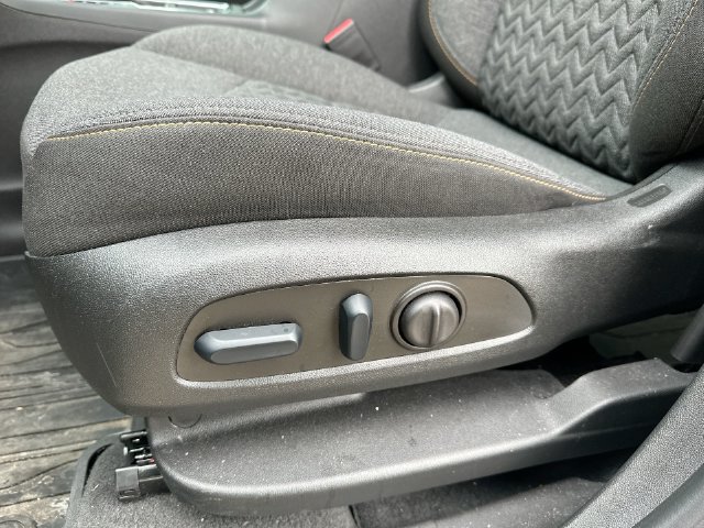 Used 2024 Chevrolet Equinox LT w/ LPO, Floor Liner Package FWD image 31