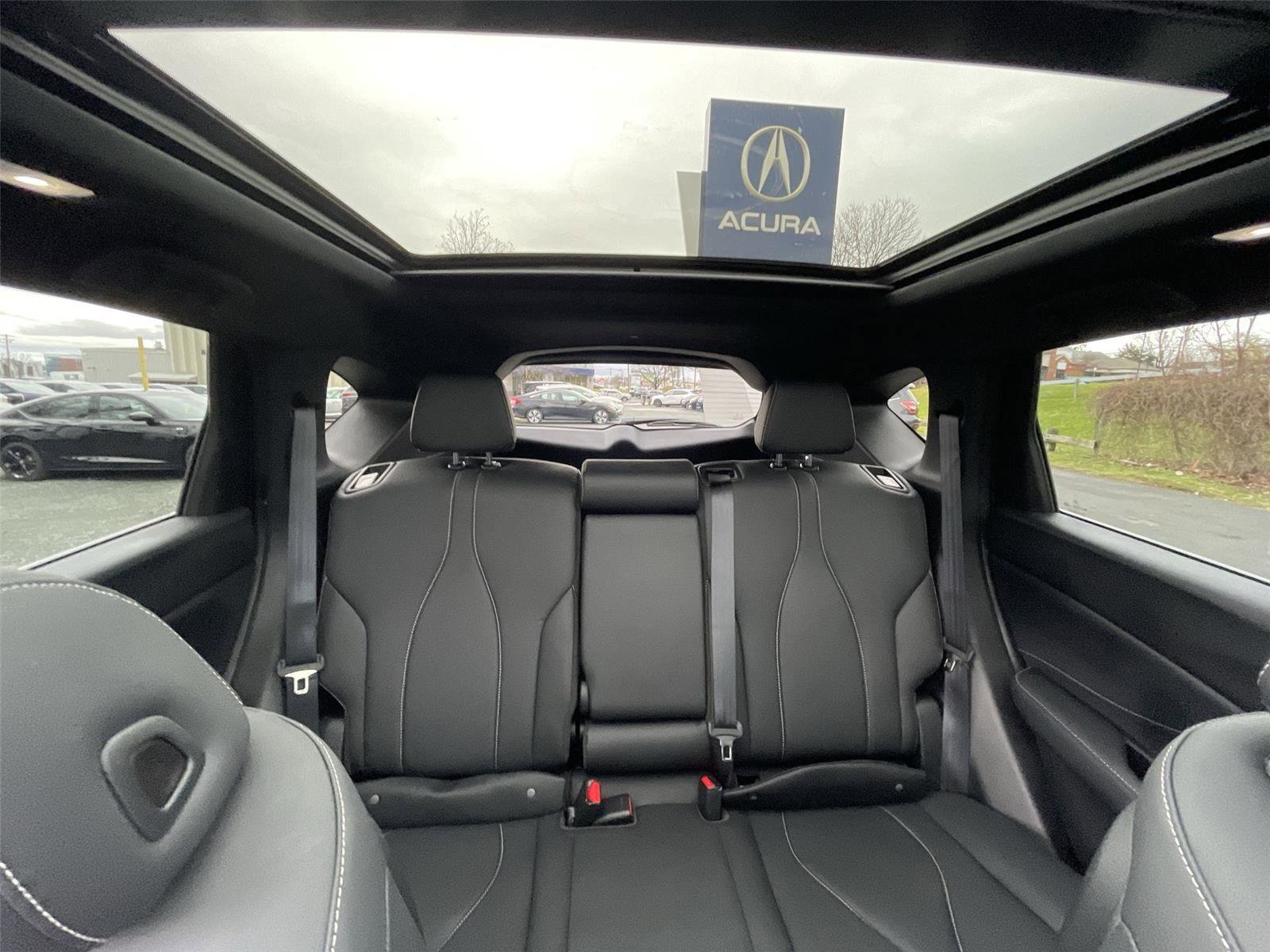 Used 2025 Acura RDX SH-AWD image 28