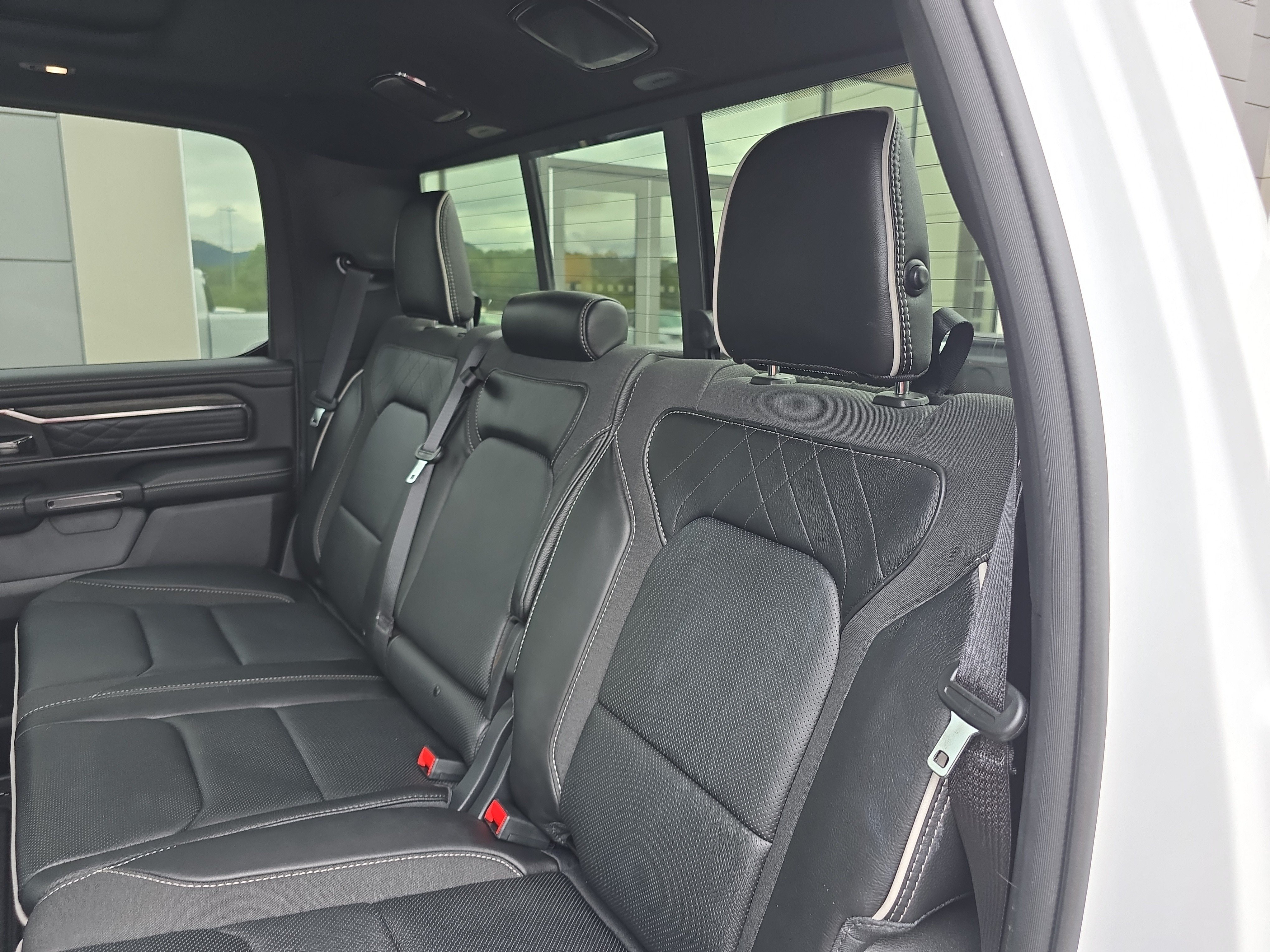 Used 2025 RAM 1500 Limited AWD/4WD image 16