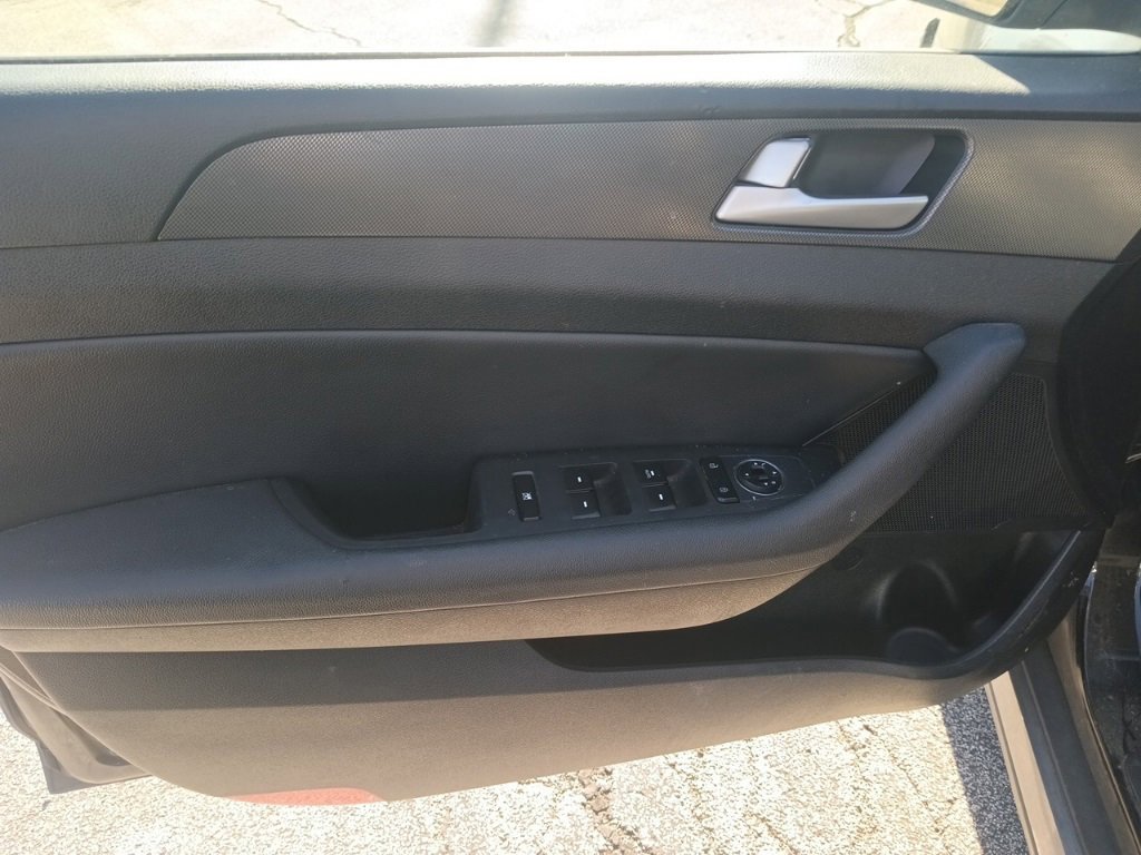 Used 2016 Hyundai Sonata Sport w/ Option Group 1V image 10