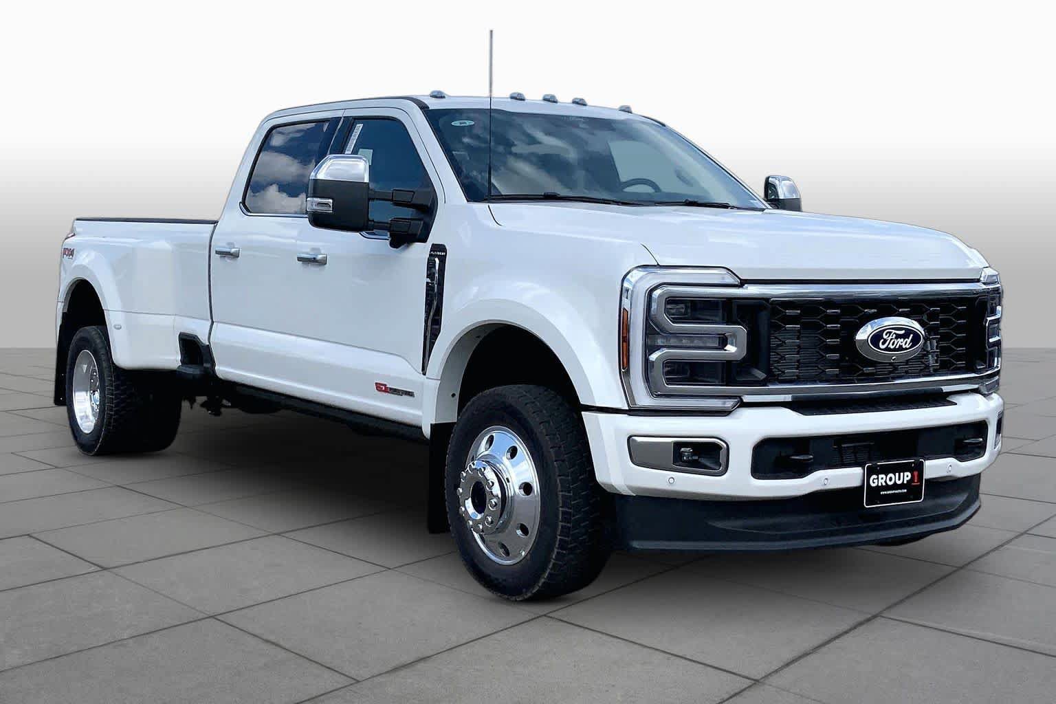 New 2027 Ford F450 Platinum w/ Platinum Plus Package AWD/4WD image 2