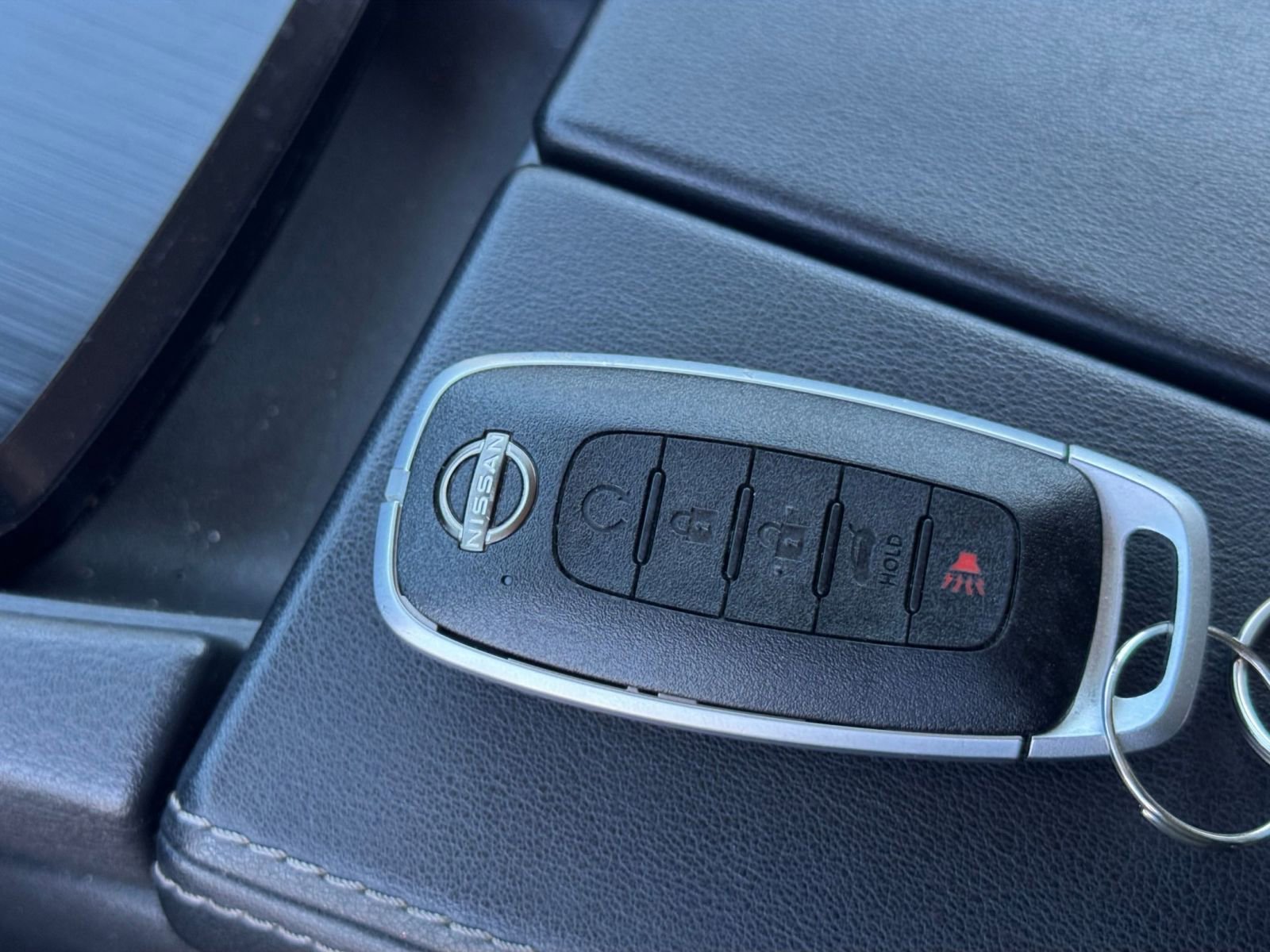 Used 2025 Nissan Rogue SV FWD image 27