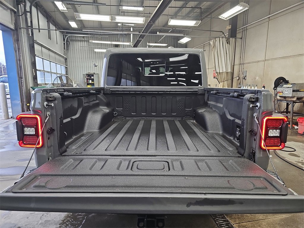 Used 2020 Jeep Gladiator Rubicon image 12