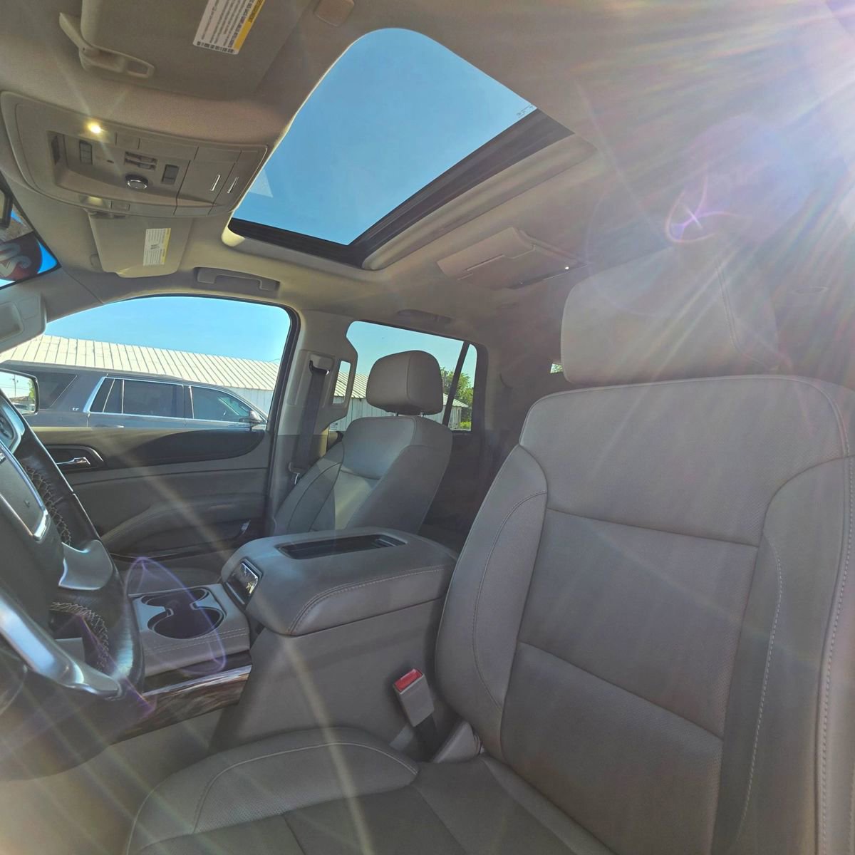 Used 2018 GMC Yukon SLT w/ Premium Edition AWD/4WD image 28