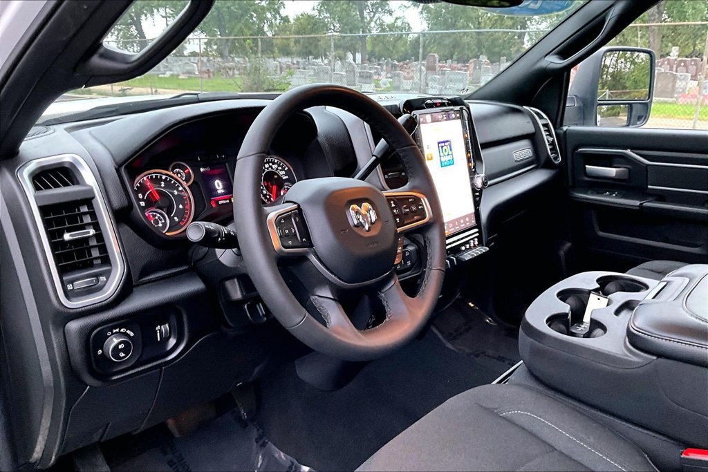 Used 2025 RAM 2500 Big Horn AWD/4WD image 13