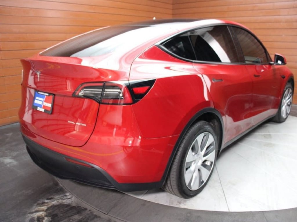 Used 2023 Tesla Model Y Long Range AWD/4WD image 2