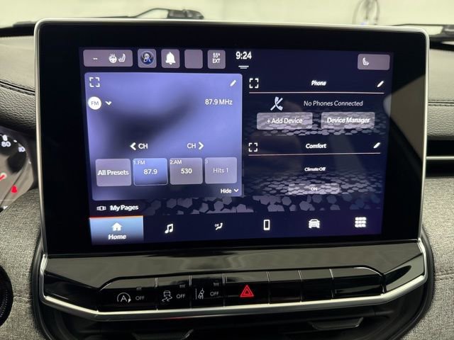 Used 2023 Jeep Compass Latitude image 32