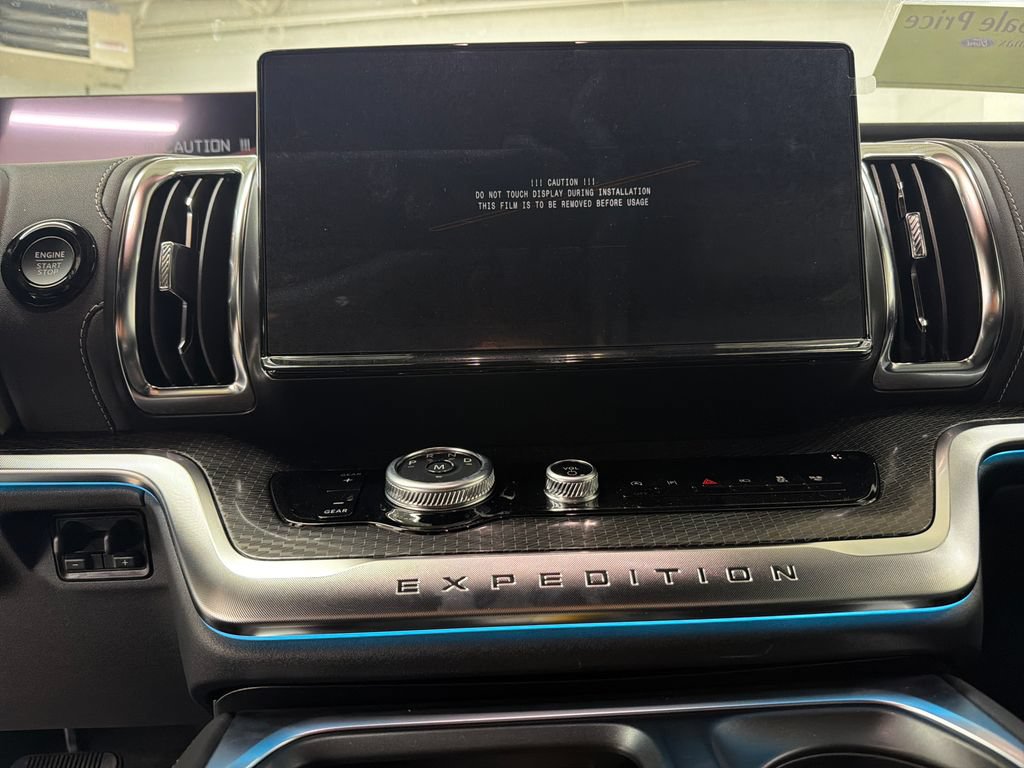 New 2027 Ford Expedition Platinum w/ Stealth Appearance Package RWD image 22