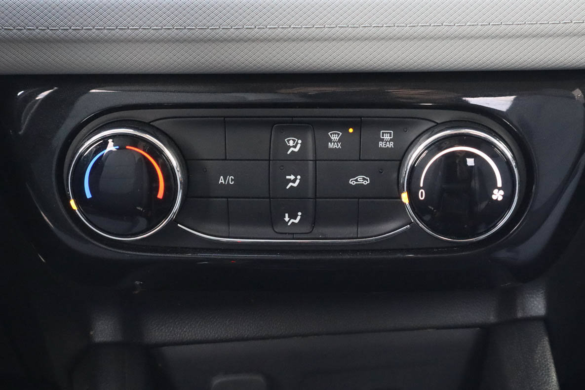 Used 2025 Chevrolet TrailBlazer LT FWD image 11