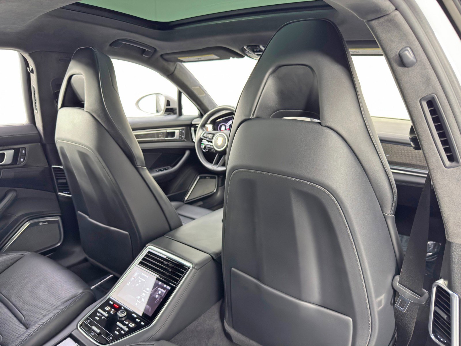 Used 2022 Porsche Panamera Turbo S w/ Premium Package image 42