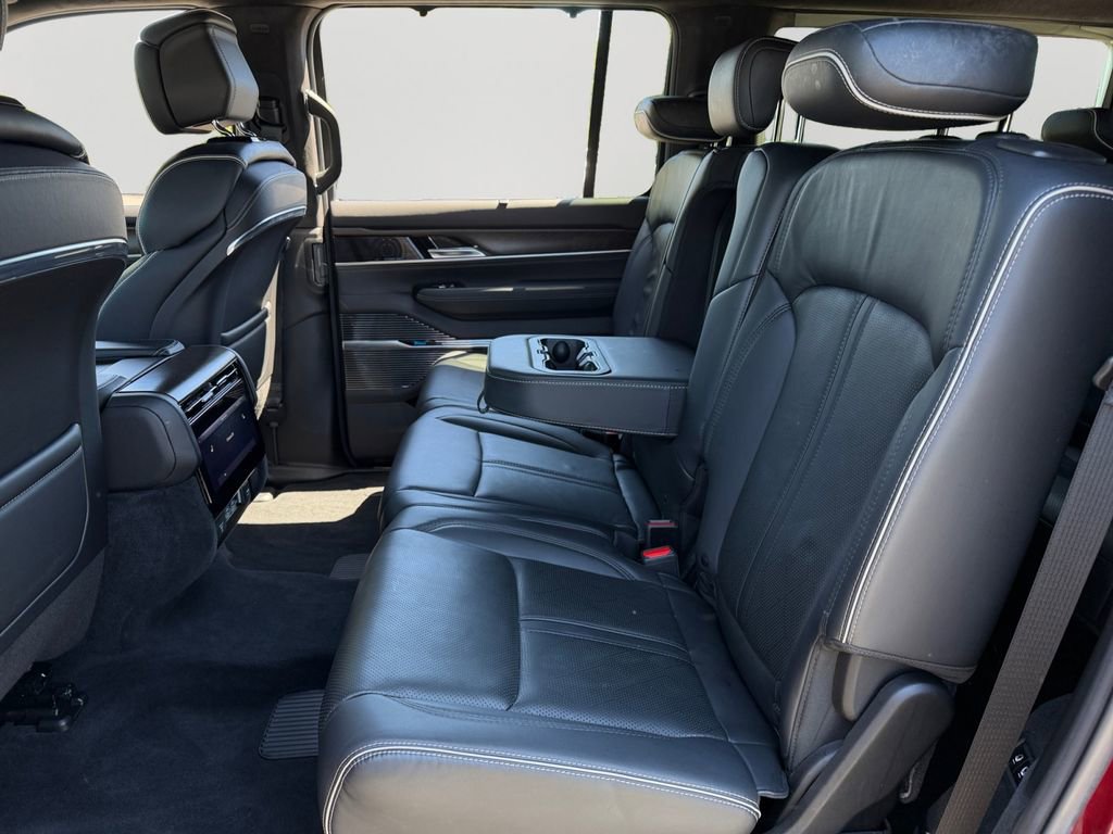 Used 2023 Jeep Grand Wagoneer Series II w/ Flexible Seating Group AWD/4WD image 13
