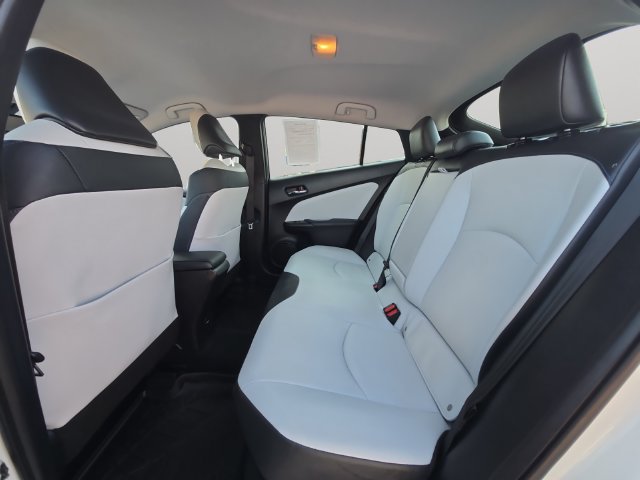 Used 2016 Toyota Prius Four Touring FWD image 11