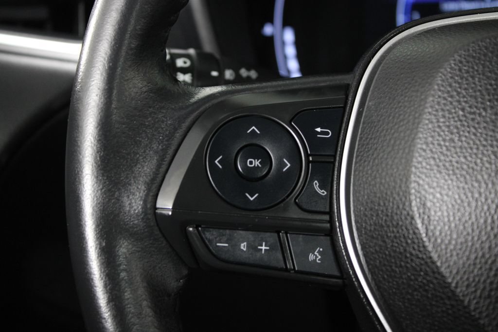 Used 2024 Toyota Corolla Cross XLE FWD image 25
