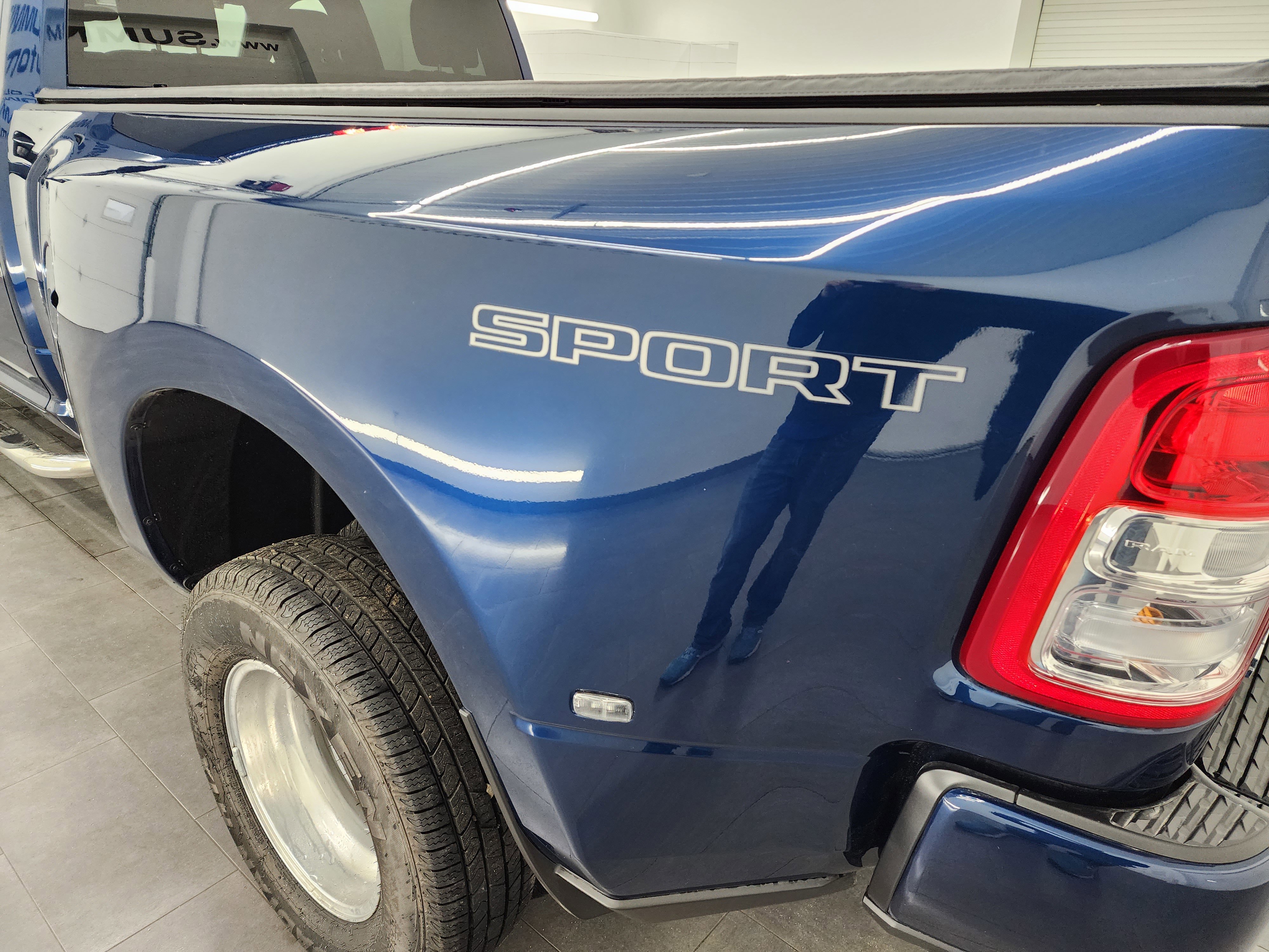 Used 2024 RAM 3500 Big Horn w/ Sport Appearance Package image 34