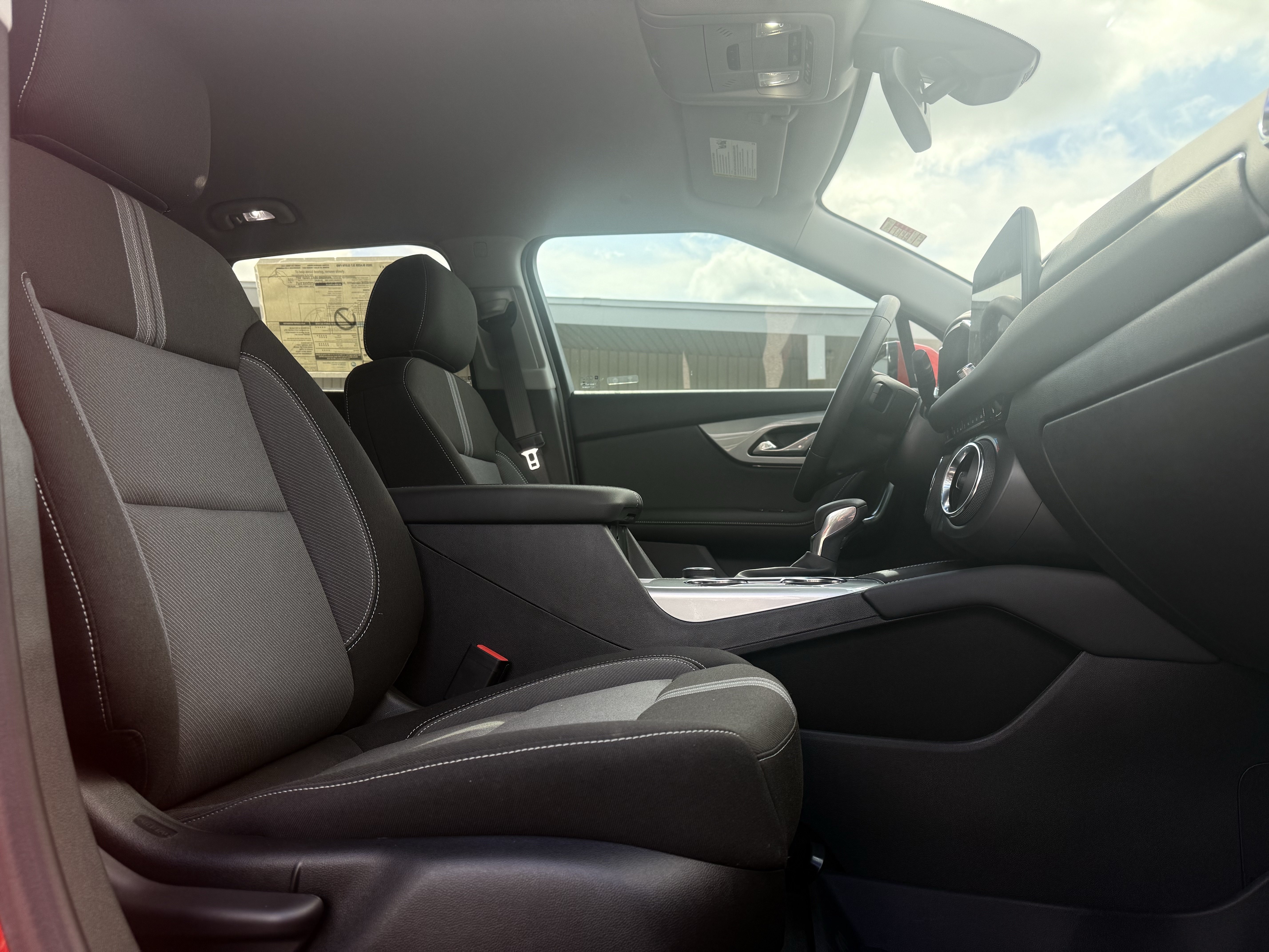 New 2025 Chevrolet Blazer LT w/ Convenience Package FWD image 11