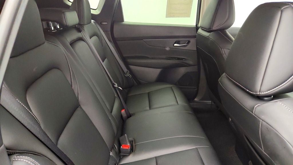 Used 2025 Nissan Murano SV AWD/4WD image 22