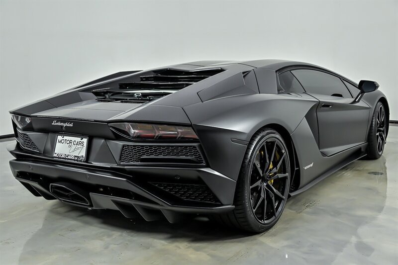 Used 2018 Lamborghini Aventador S AWD/4WD image 12