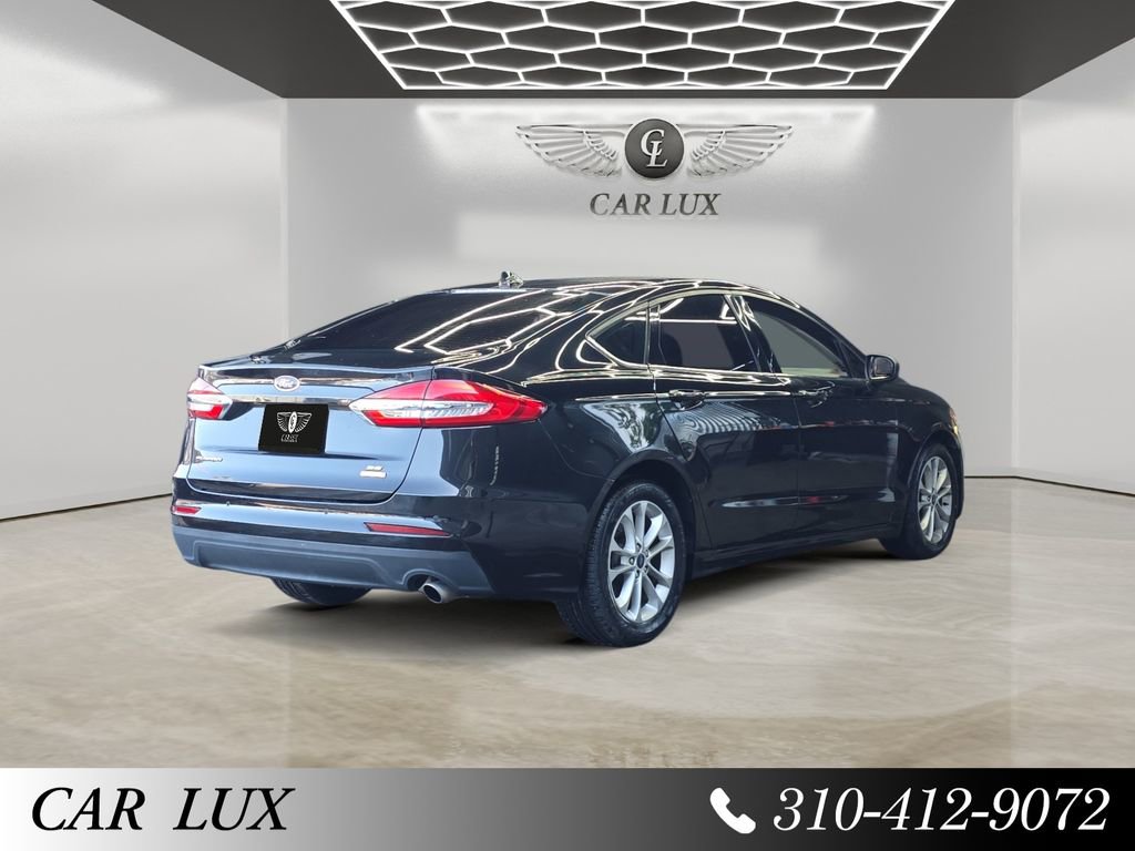 Used 2020 Ford Fusion SE image 5