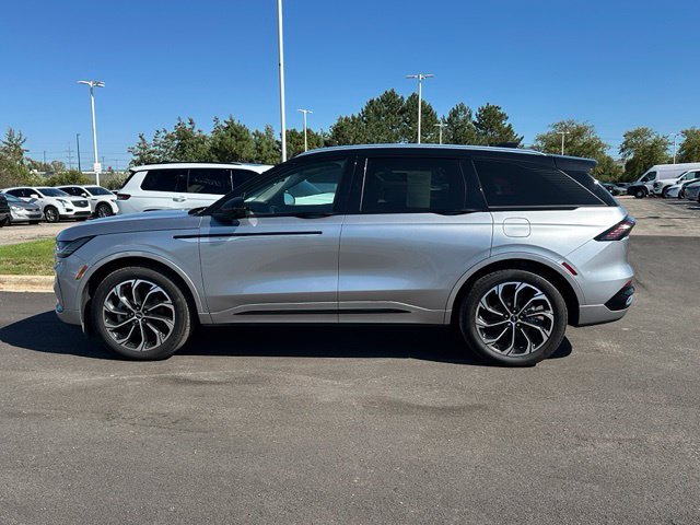 Used 2025 Lincoln Nautilus Reserve AWD/4WD image 6