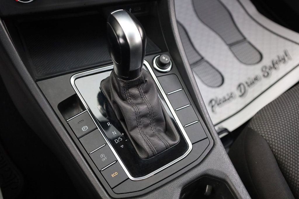 Used 2020 Volkswagen Jetta S image 36