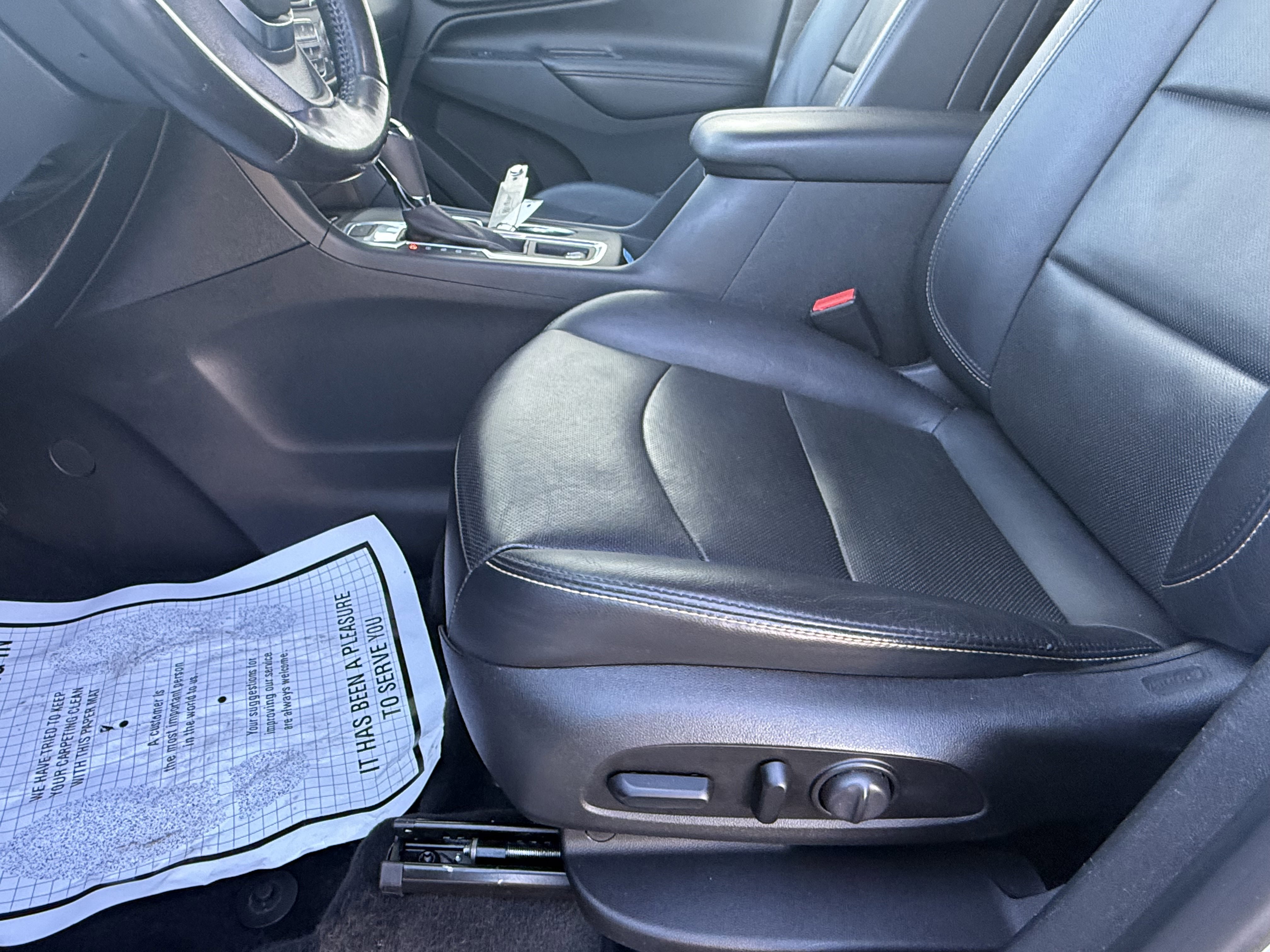 Used 2018 Chevrolet Equinox Premier image 14