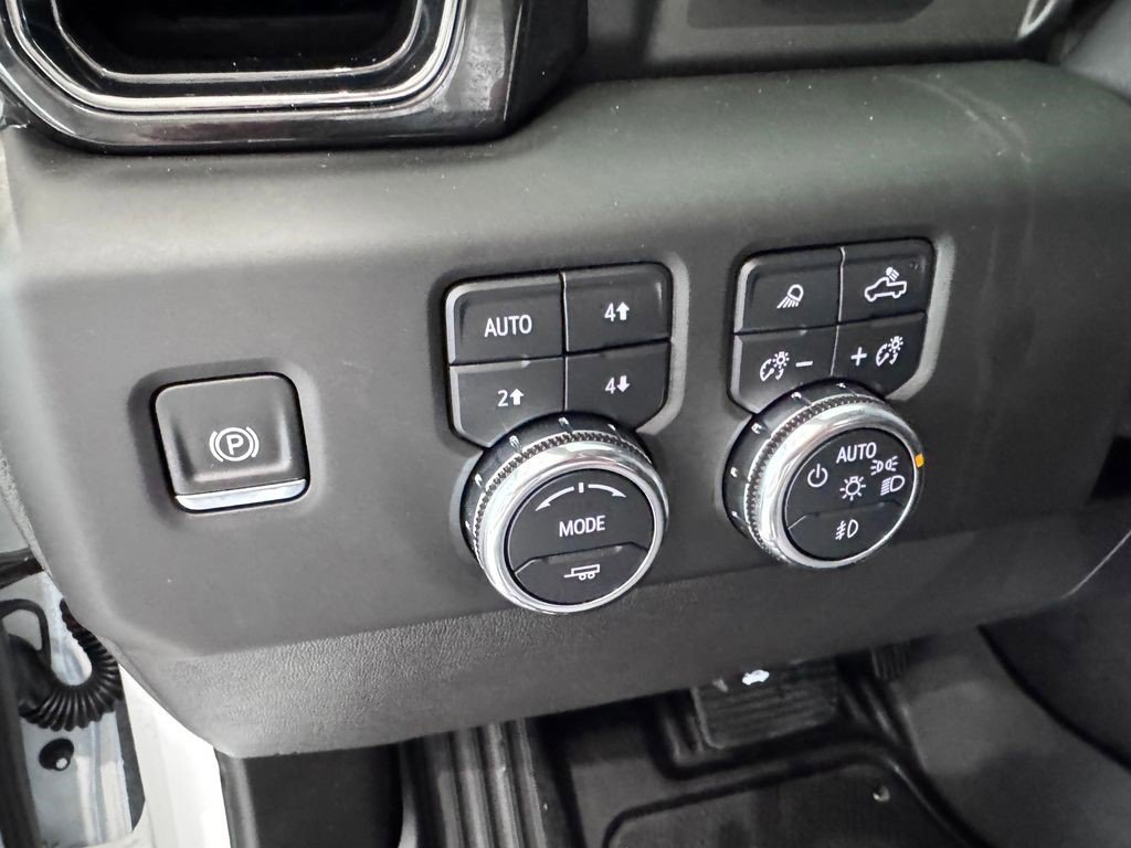 Certified 2025 GMC Sierra 1500 AT4 w/ AT4 Premium Package AWD/4WD image 26