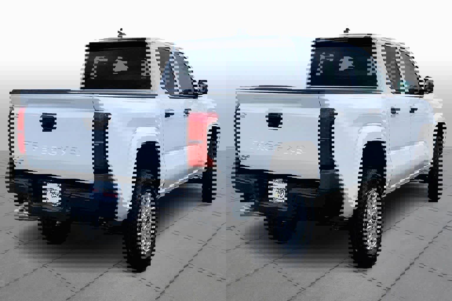 Used 2025 Toyota Tacoma SR image 12