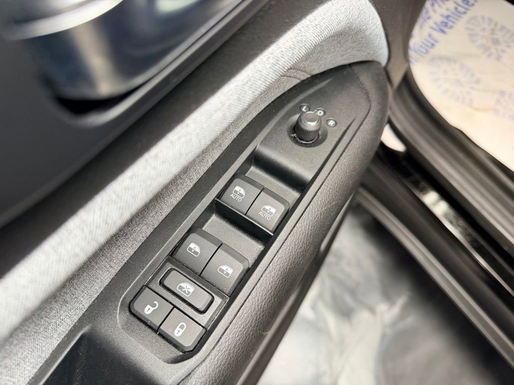 Used 2022 Jeep Compass Latitude AWD/4WD image 17
