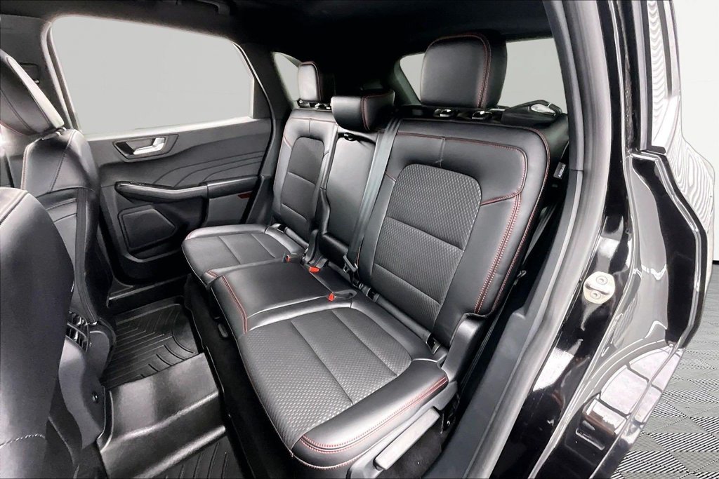 Certified 2025 Ford Escape ST-Line Elite AWD/4WD image 26