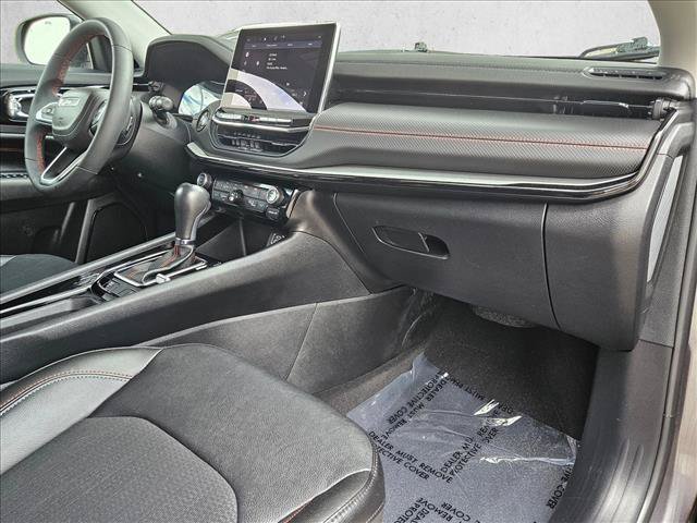 Used 2022 Jeep Compass Trailhawk AWD/4WD image 21