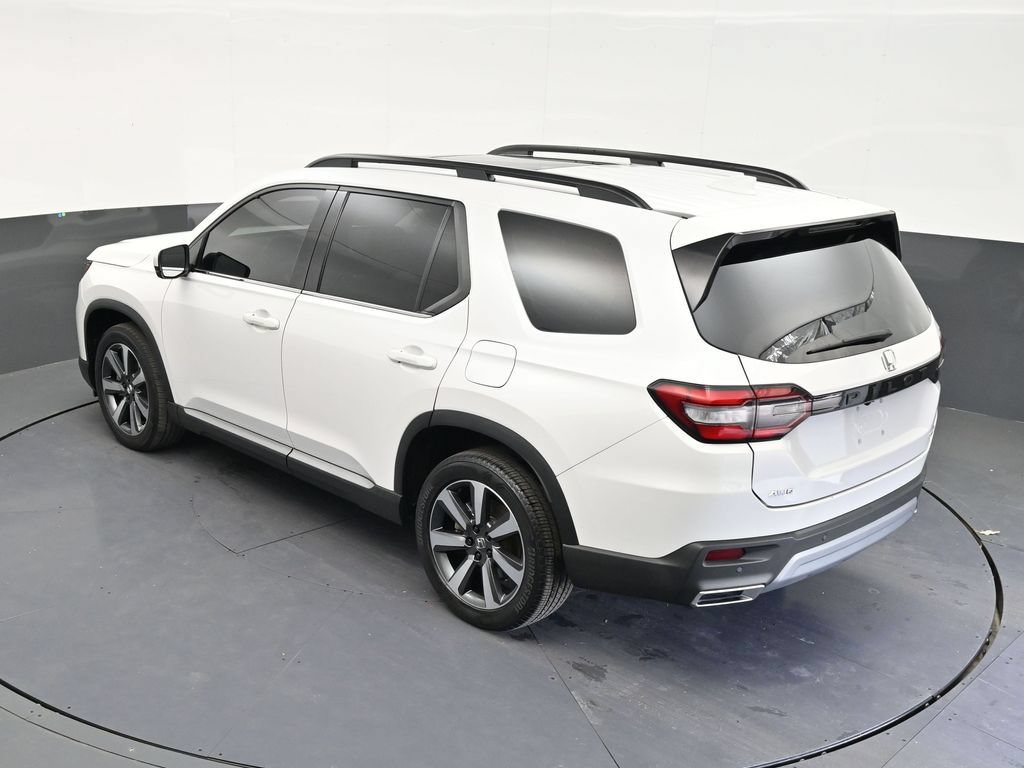 Used 2024 Honda Pilot Touring image 14
