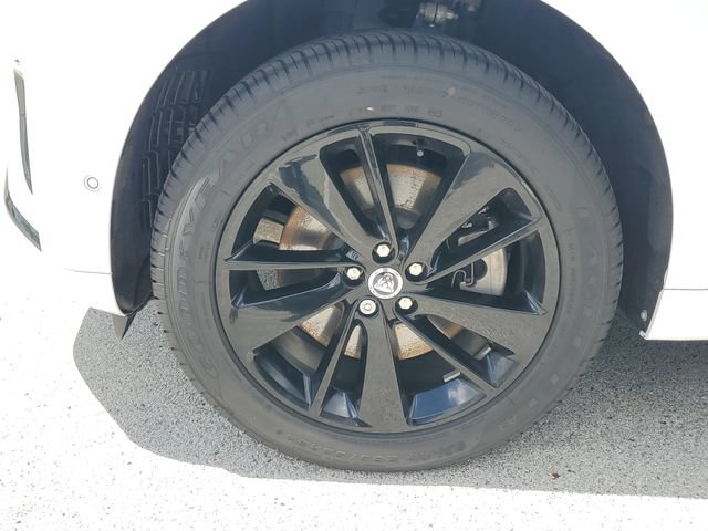 Certified 2026 Jaguar F-PACE R-Dynamic S AWD/4WD image 9